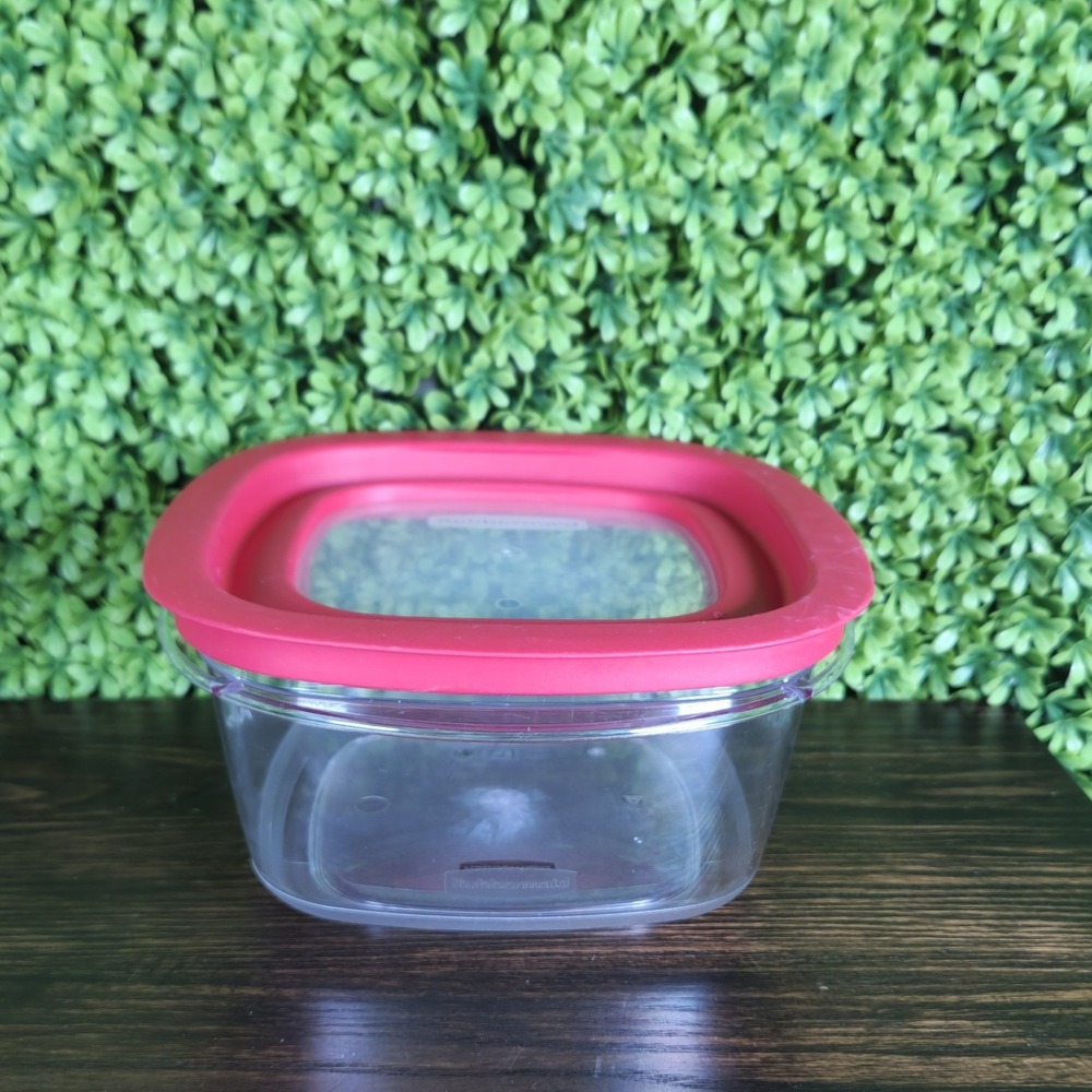 Rubbermaid Premier 5 Cup Food Storage Container 1.2L Square Red Clear USA